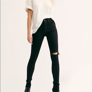 Levi’s Mile High Super Skinny Black Jeans - Sz 29